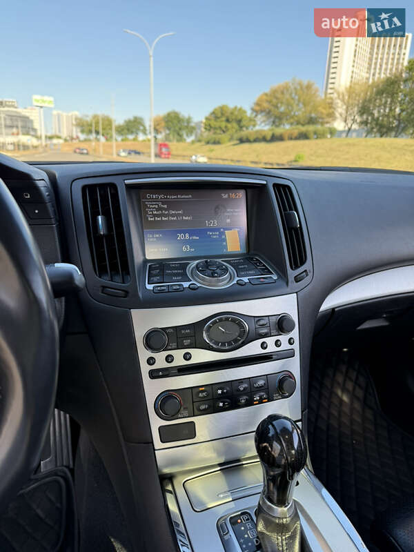 Купе Infiniti G37 2009 в Києві