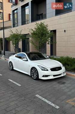 Купе Infiniti G37 2009 в Киеве