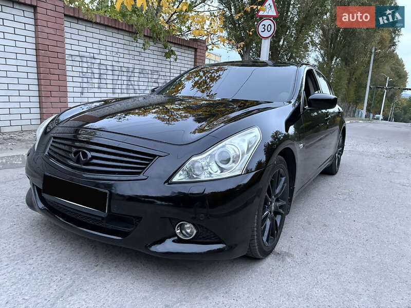 Седан Infiniti G37 2010 в Дніпрі