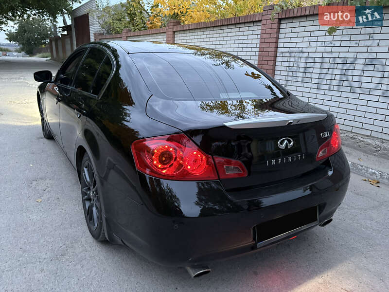 Седан Infiniti G37 2010 в Дніпрі