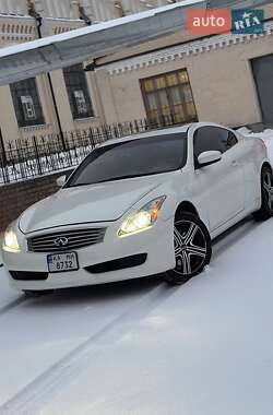 Купе Infiniti G37 2010 в Киеве