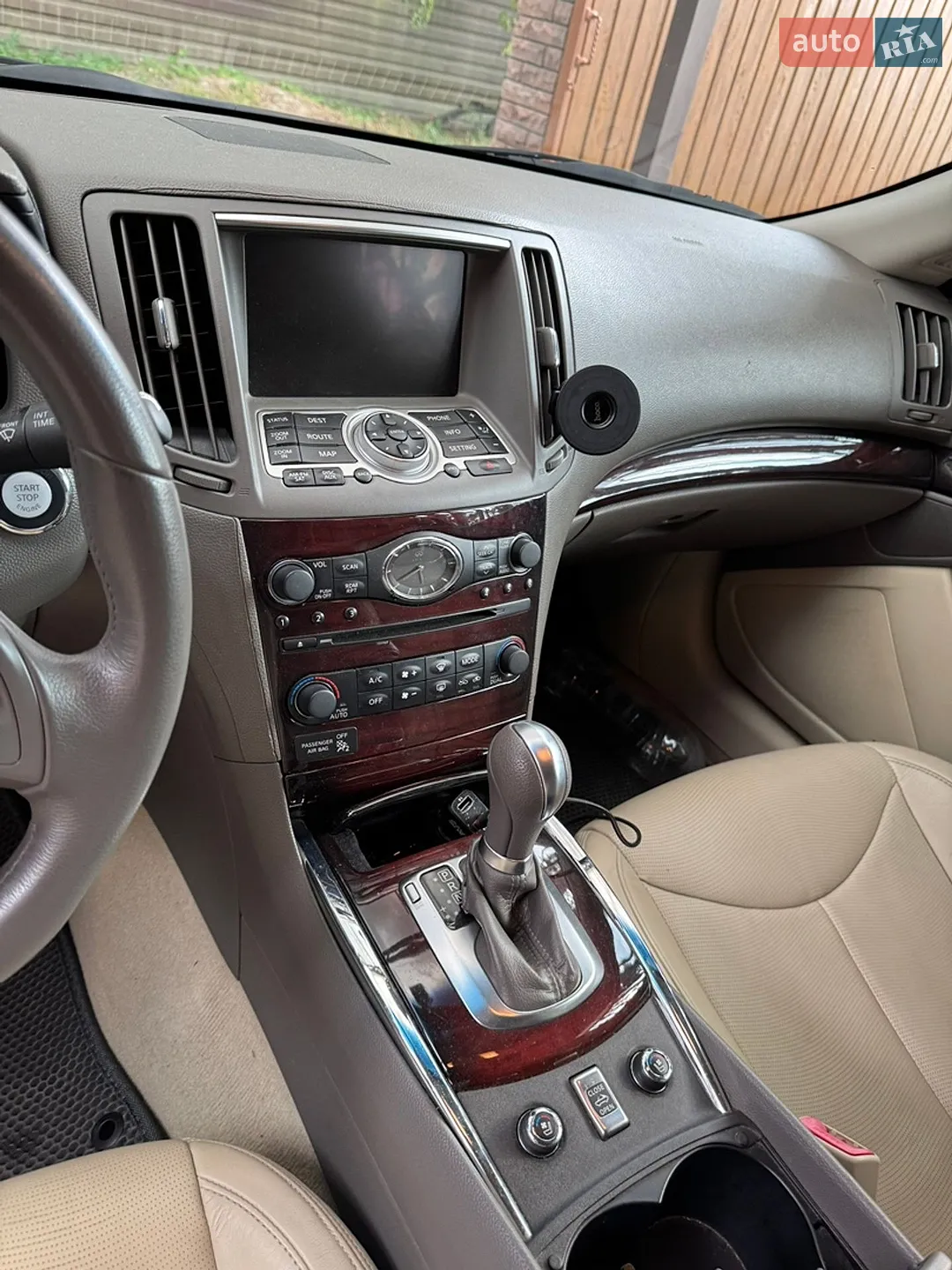 2010 Infiniti G - мініатюра 12
