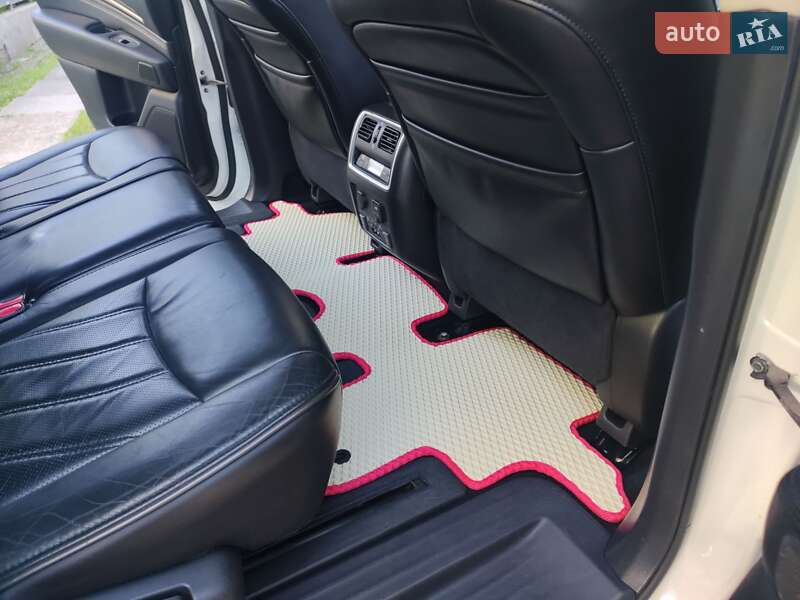 Внедорожник / Кроссовер Infiniti JX35 2013 в Бродах