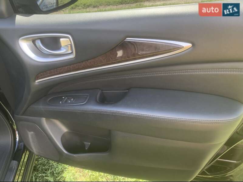 Позашляховик / Кросовер Infiniti JX35 2013 в Полтаві