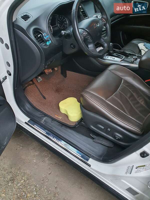 Позашляховик / Кросовер Infiniti JX35 2013 в Тернополі