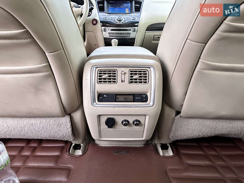 Внедорожник / Кроссовер Infiniti JX35 2013 в Житомире