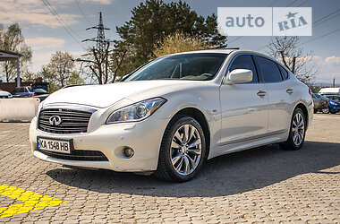 Седан Infiniti M25 2012 в Чернівцях