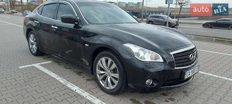 Седан Infiniti M25 2012 в Киеве