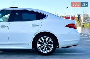 Седан Infiniti M25 2012 в 