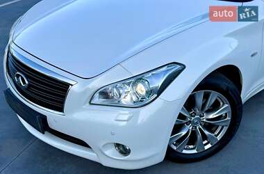 Седан Infiniti M25 2012 в 