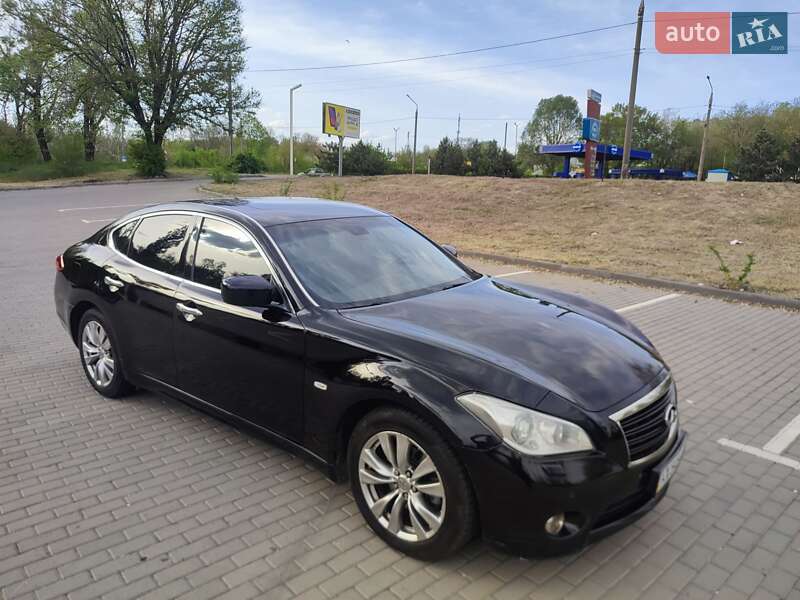 Седан Infiniti M25 2012 в Запоріжжі