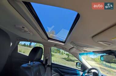 Седан Infiniti M25 2012 в 