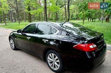 Седан Infiniti M25 2012 в 