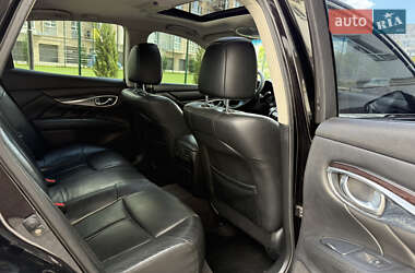 Седан Infiniti M25 2012 в 