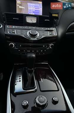 Седан Infiniti M25 2012 в Киеве