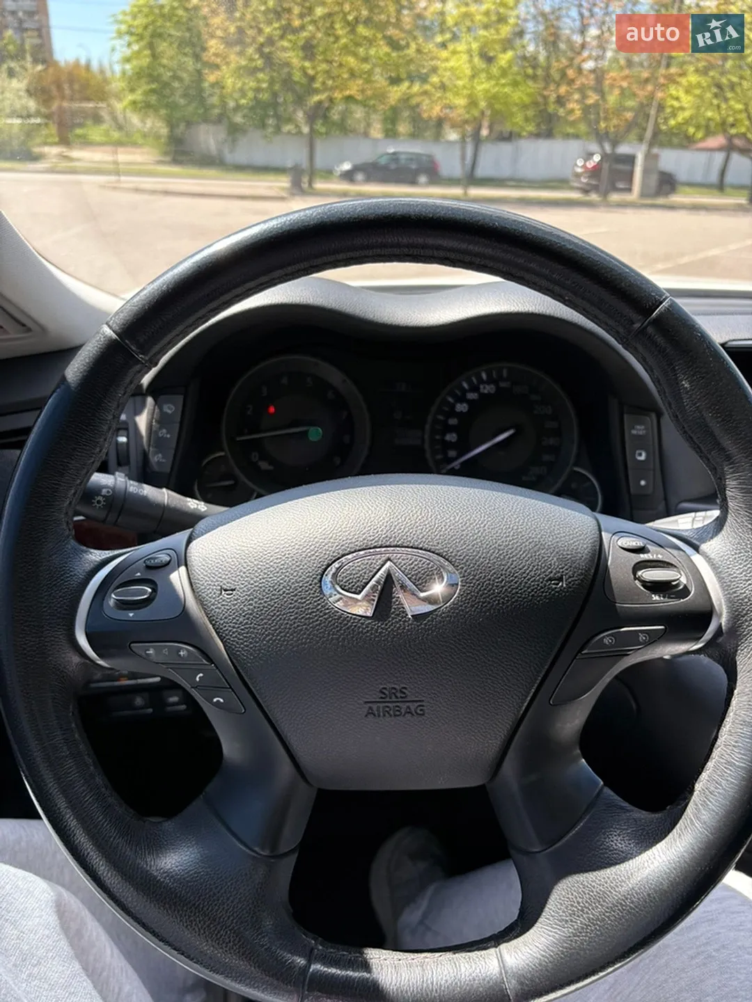 2013 Infiniti M - мініатюра 16
