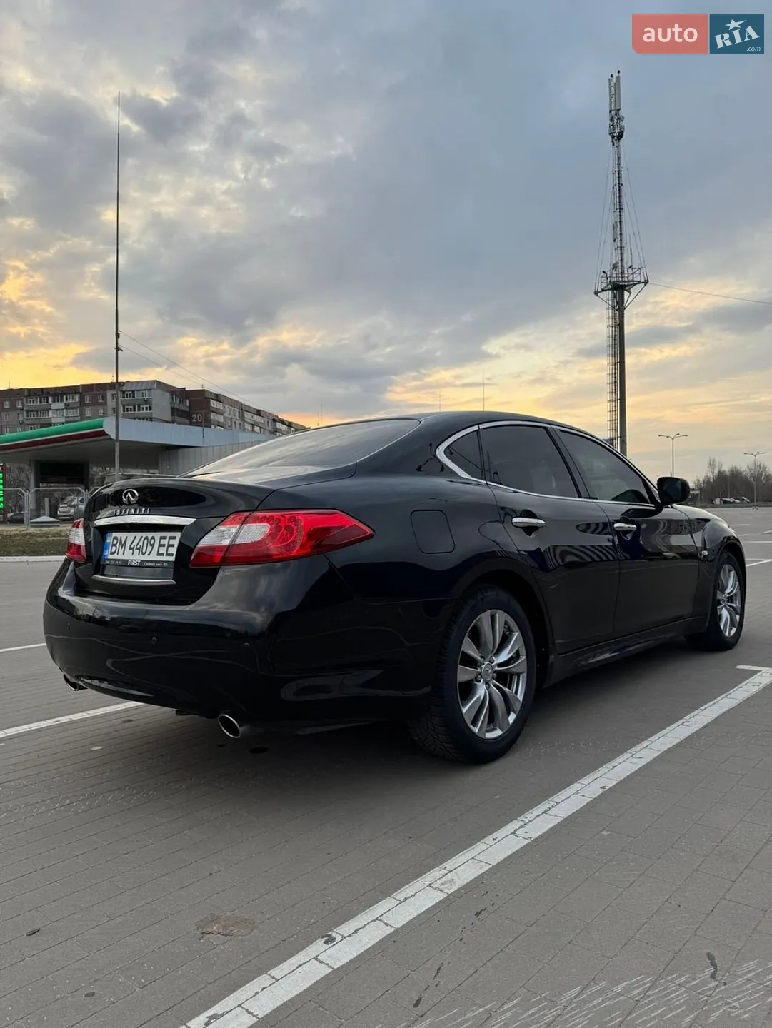 2013 Infiniti M - мініатюра 3