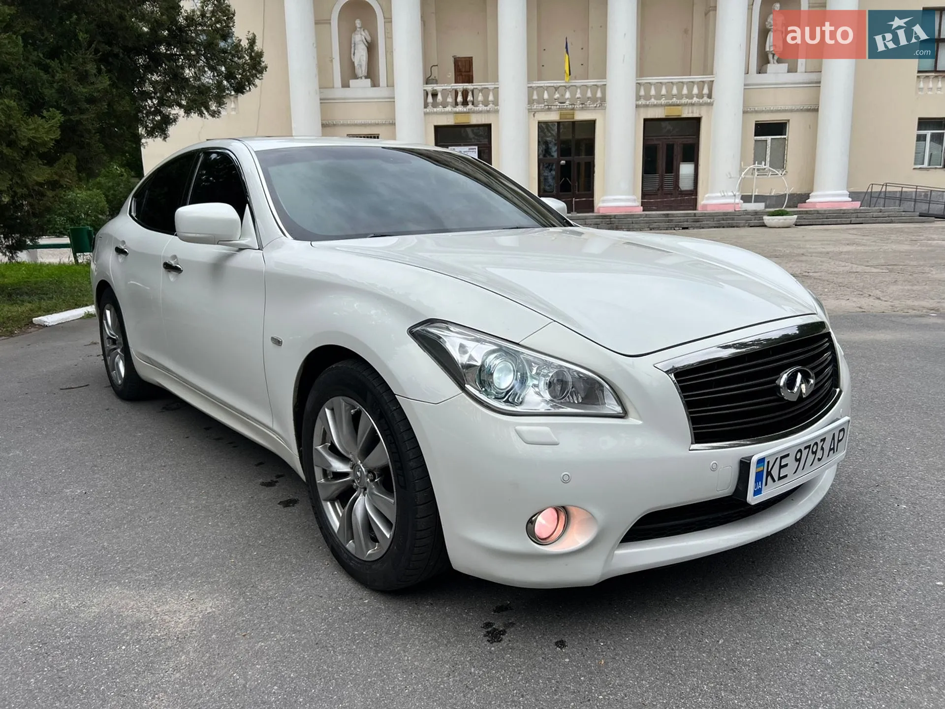 2011 Infiniti M - мініатюра 9