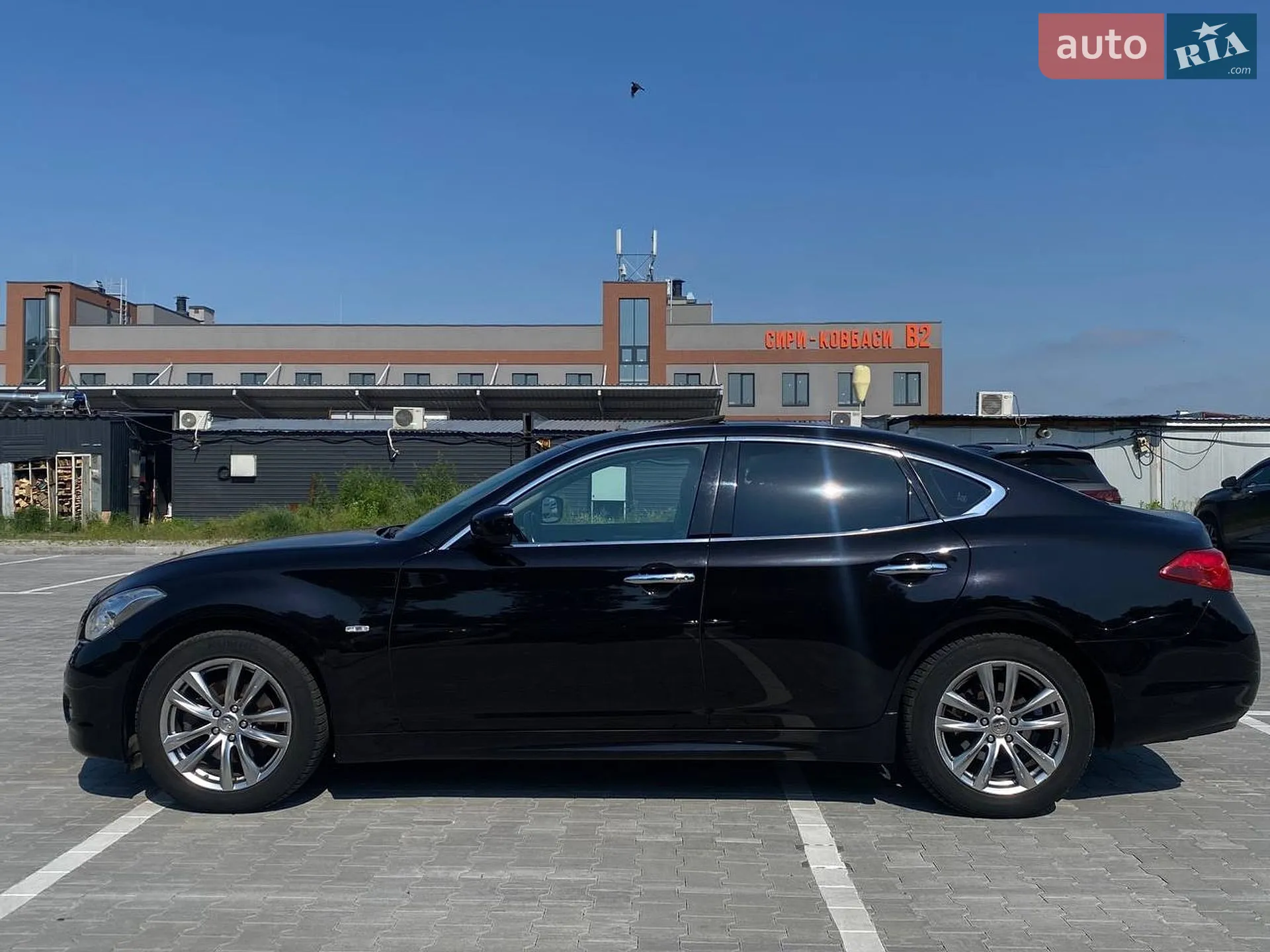 2011 Infiniti M - мініатюра 16