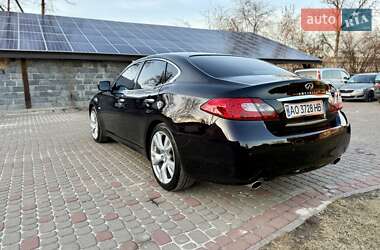 Седан Infiniti M30 2010 в 