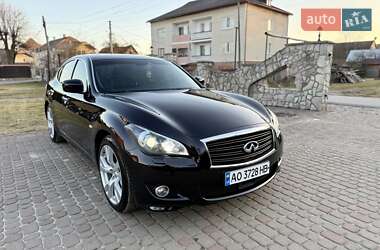 Седан Infiniti M30 2010 в 