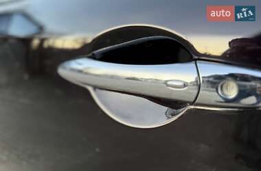 Седан Infiniti M30 2010 в 