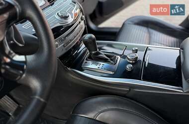 Седан Infiniti M30 2010 в 