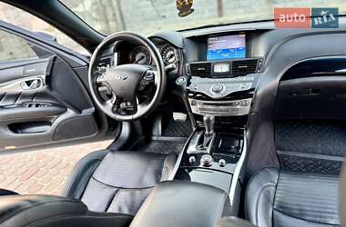 Седан Infiniti M30 2010 в 