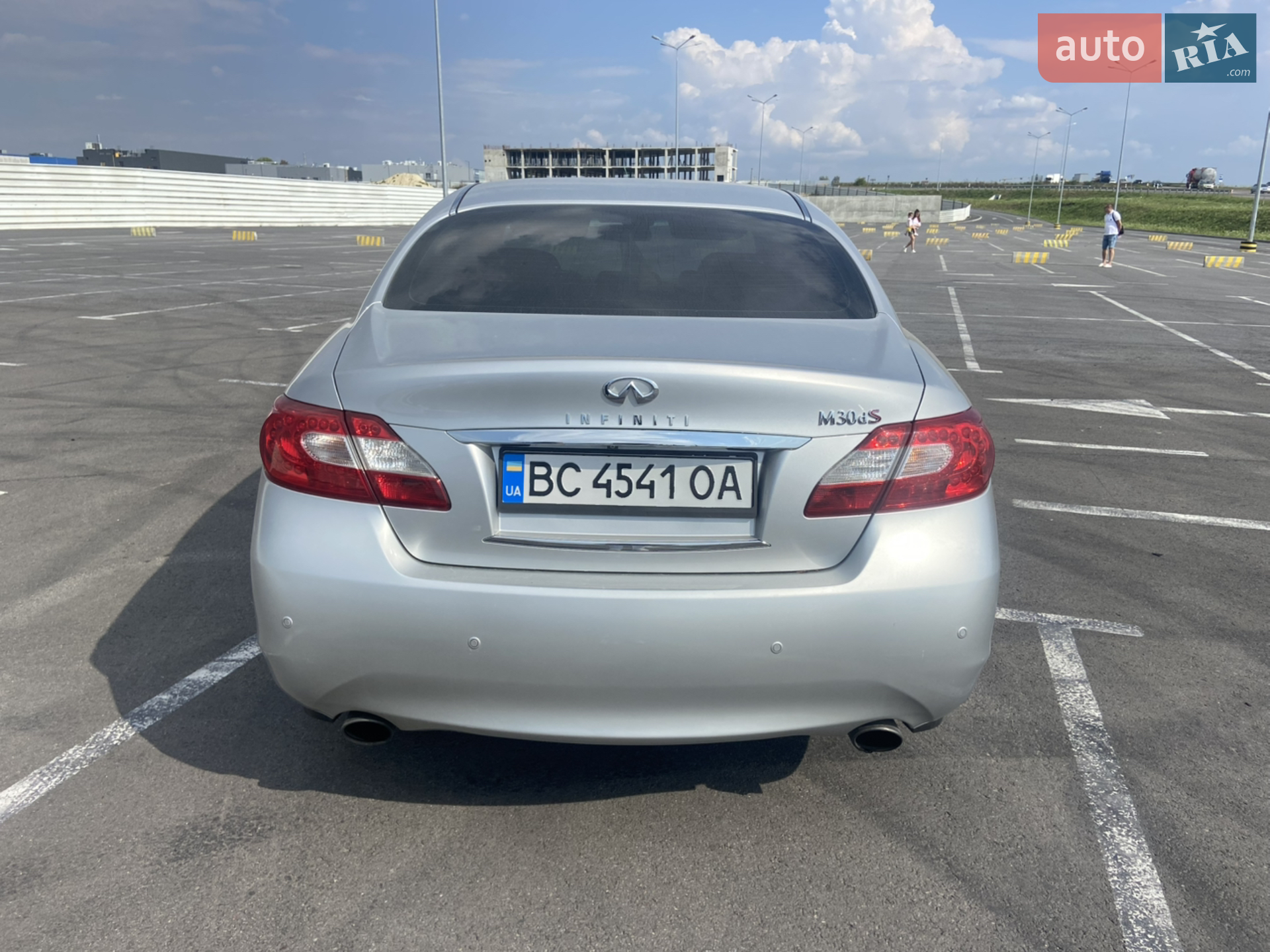 2011 Infiniti M - мініатюра 4