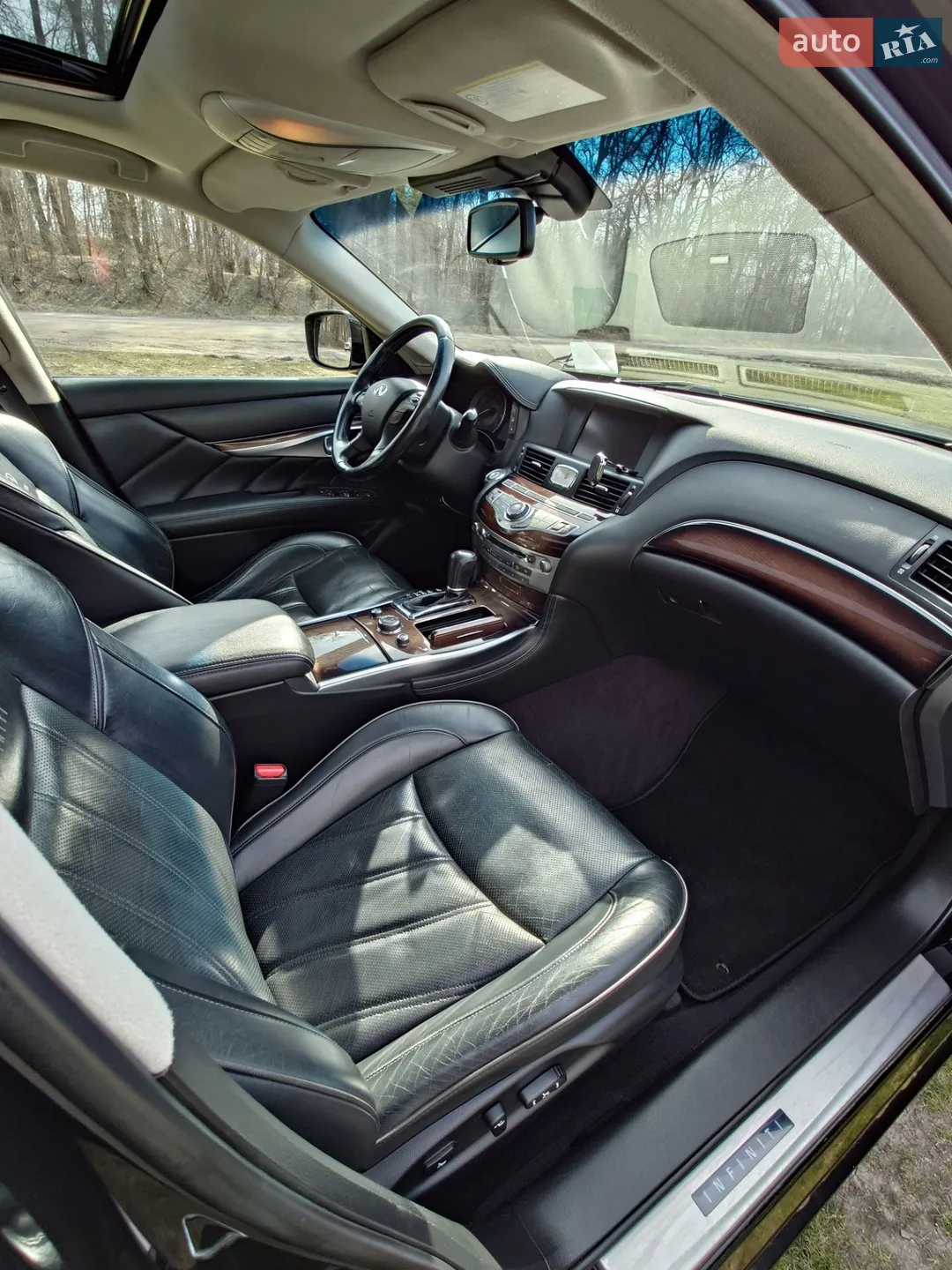 2011 Infiniti M - мініатюра 12