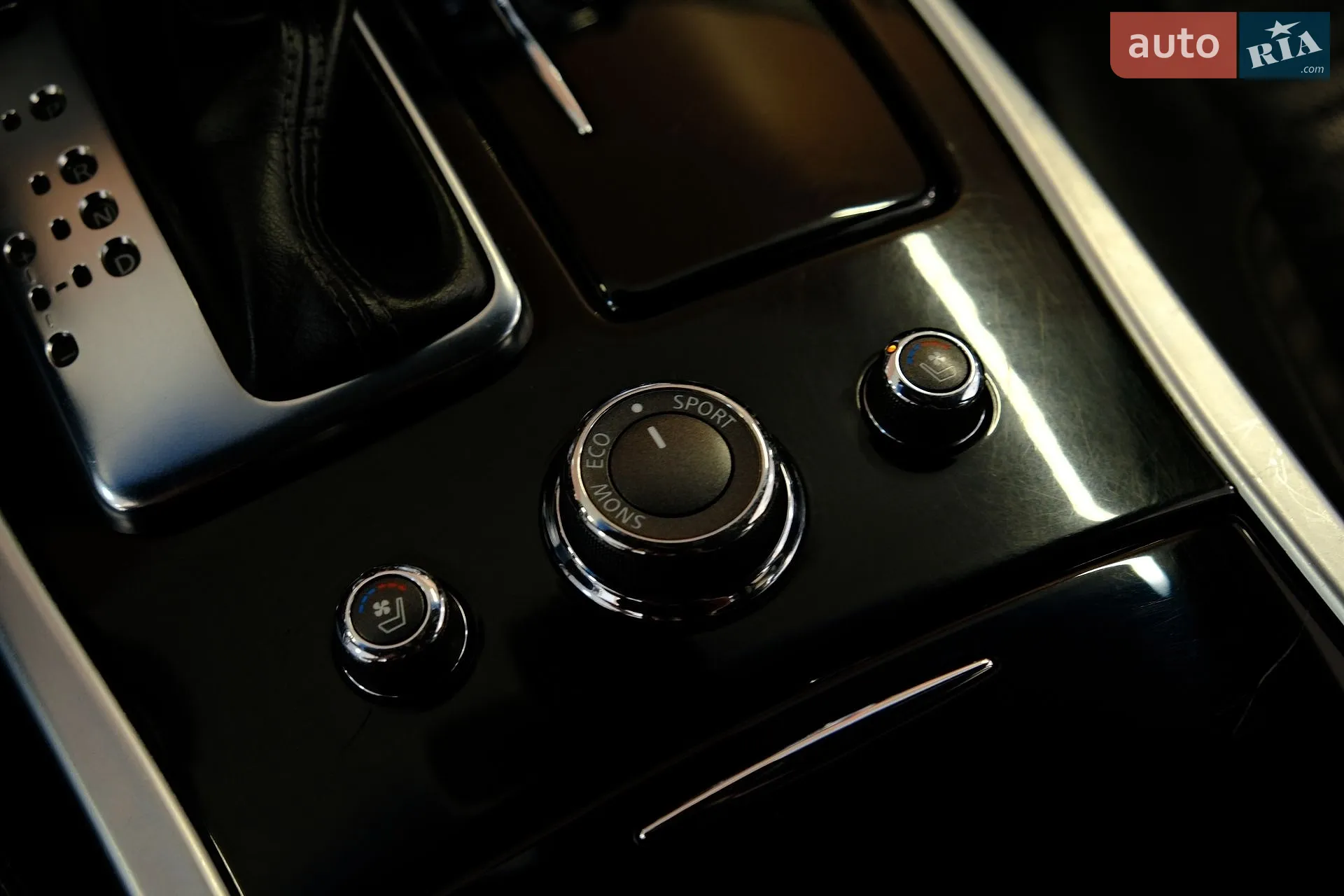 2013 Infiniti M - мініатюра 16