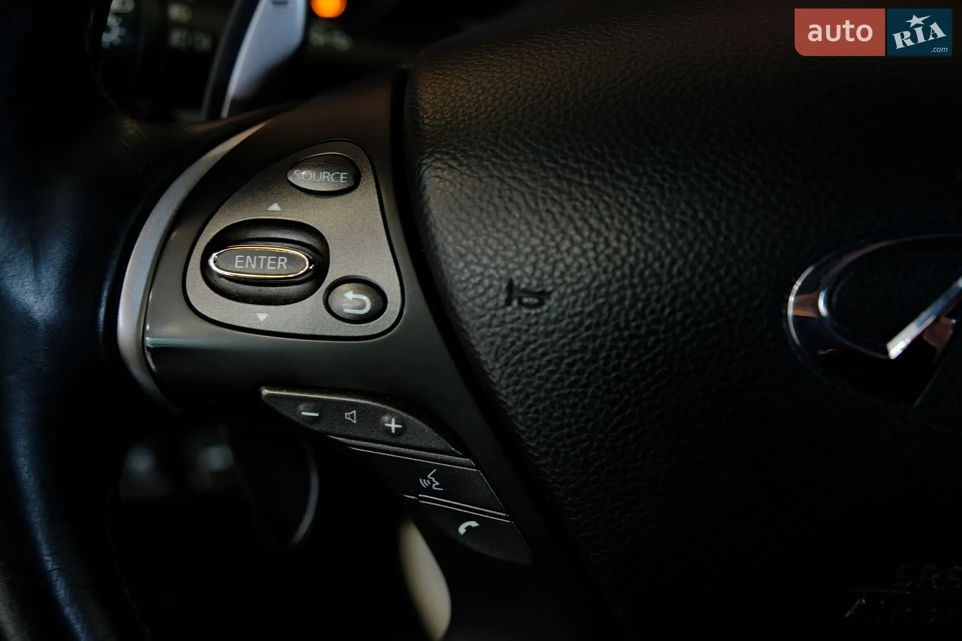 2013 Infiniti M - мініатюра 20