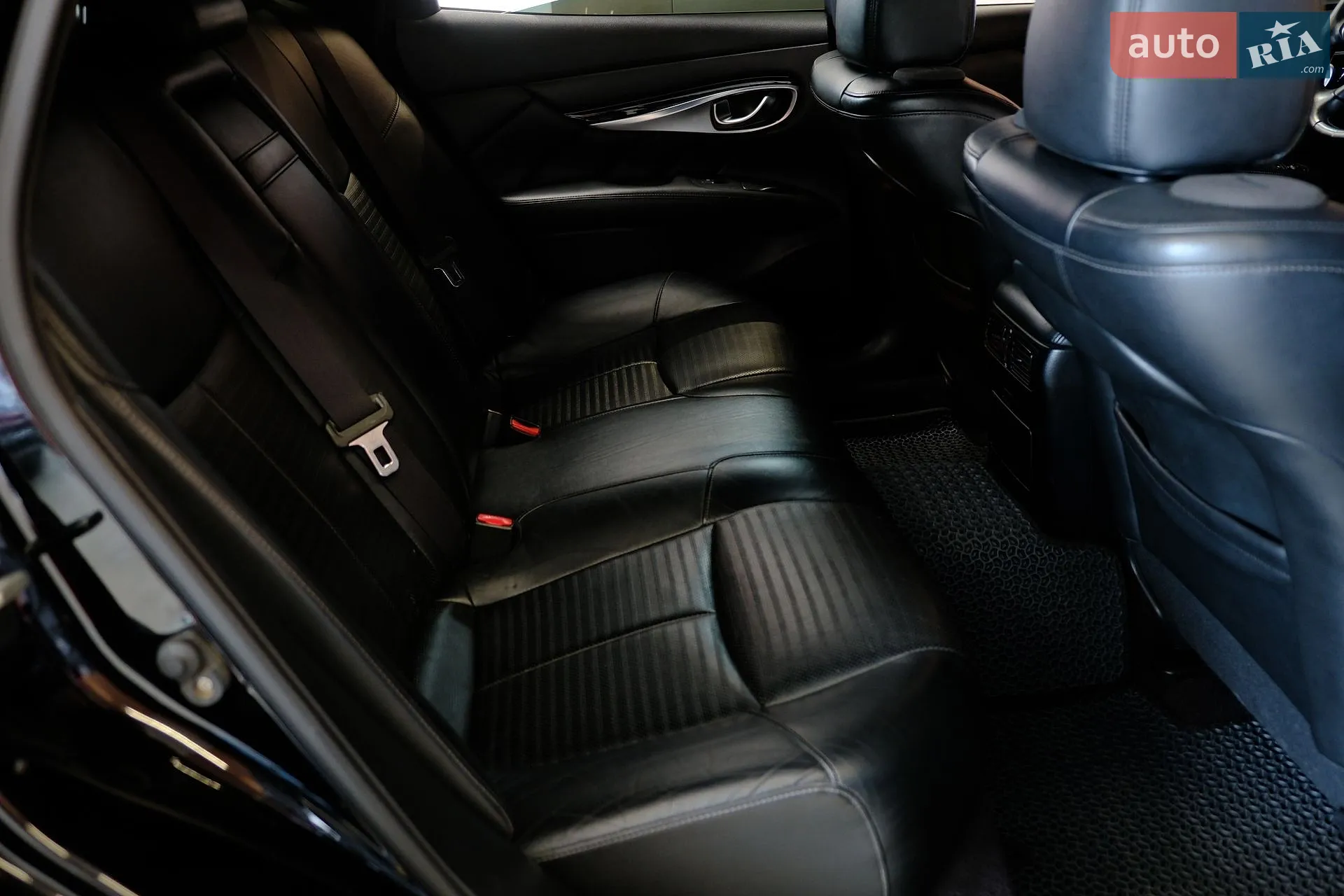 2013 Infiniti M - мініатюра 36