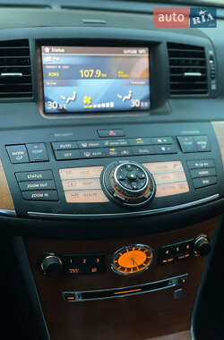 Седан Infiniti M35 2005 в 