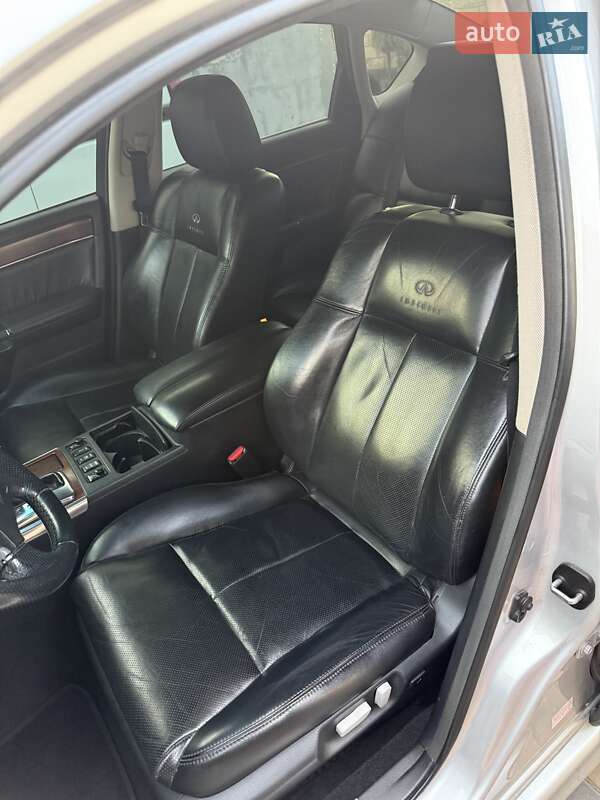 Седан Infiniti M35 2008 в Дніпрі