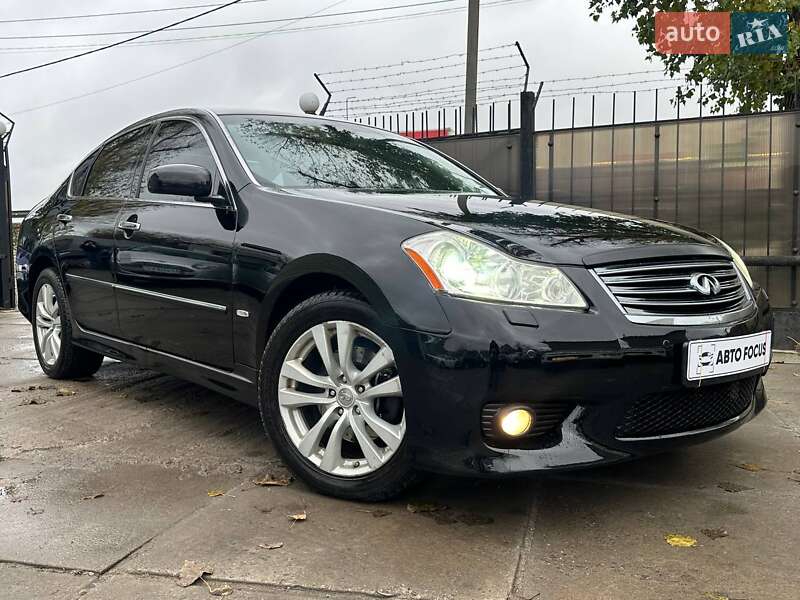 Infiniti M35 2010
