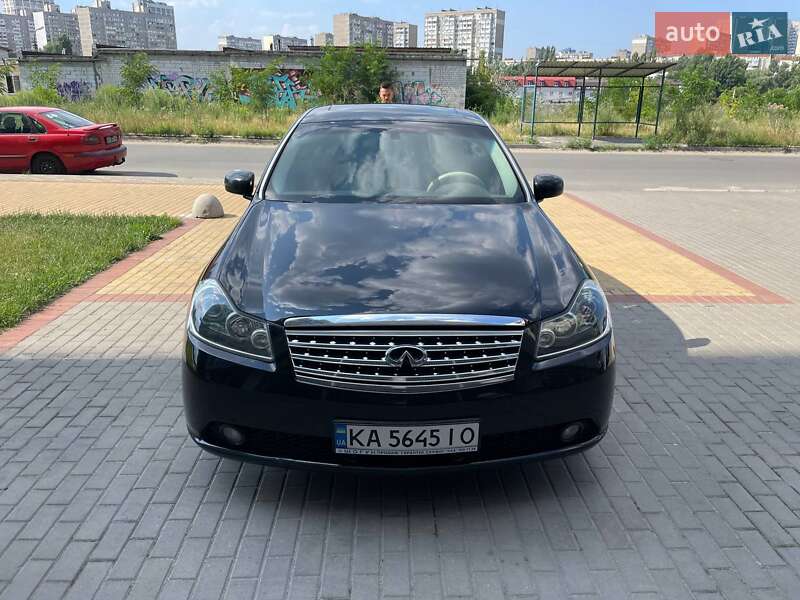 Infiniti M35 2005