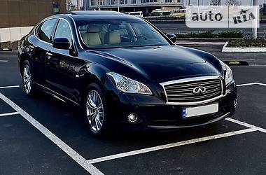 Седан Infiniti M37 2013 в 
