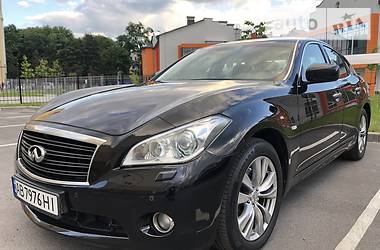 Седан Infiniti M37 2013 в 