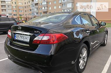 Седан Infiniti M37 2013 в 