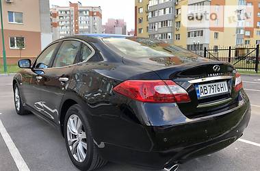 Седан Infiniti M37 2013 в 