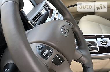 Седан Infiniti M37 2013 в 