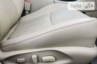 Седан Infiniti M37 2013 в 