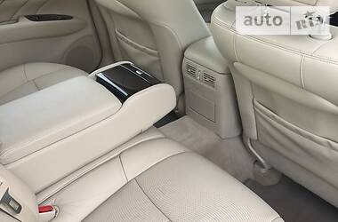 Седан Infiniti M37 2013 в 
