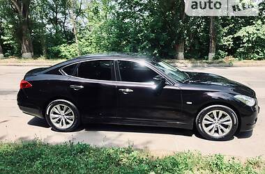 Седан Infiniti M37 2013 в 