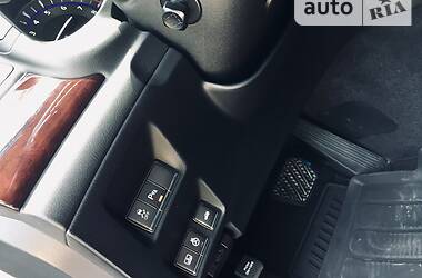 Седан Infiniti M37 2013 в 