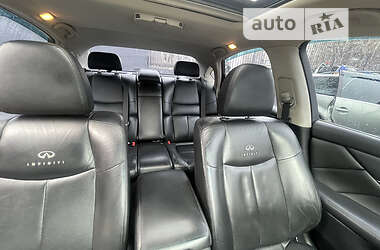 Седан Infiniti M37 2013 в 