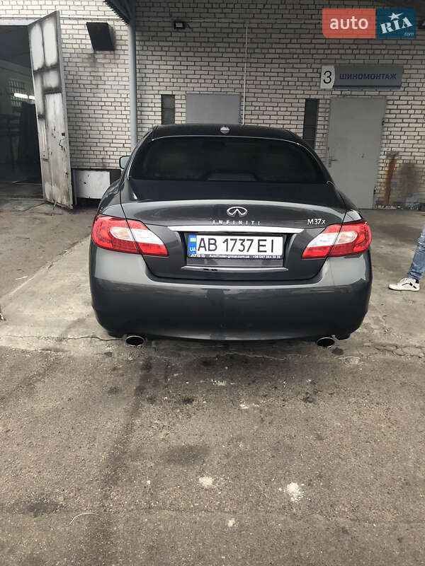 Седан Infiniti M37 2011 в Києві