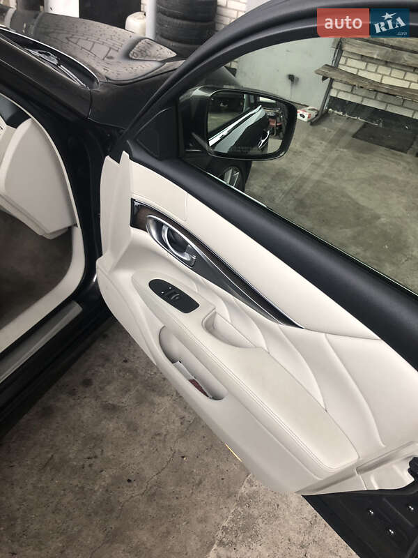 Седан Infiniti M37 2011 в Києві