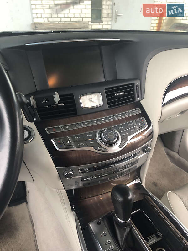 Седан Infiniti M37 2011 в Києві